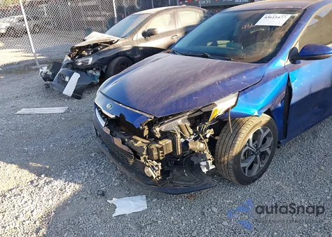 2019 Kia Forte Lxs z USA, uszkodzony, nr VIN 3KPF24AD0KE085395